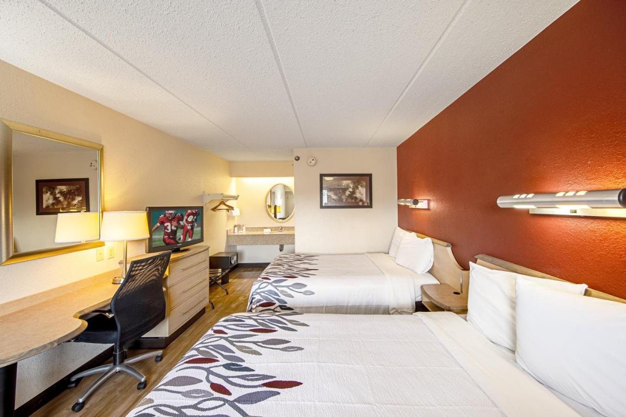 Red Roof Inn Greensboro Coliseum Екстериор снимка